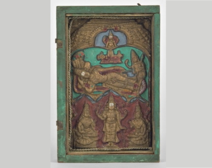 Museo Civico Medievale - teca con Vishnu sul serpente Ananta (f. Mario Guglielmo)
